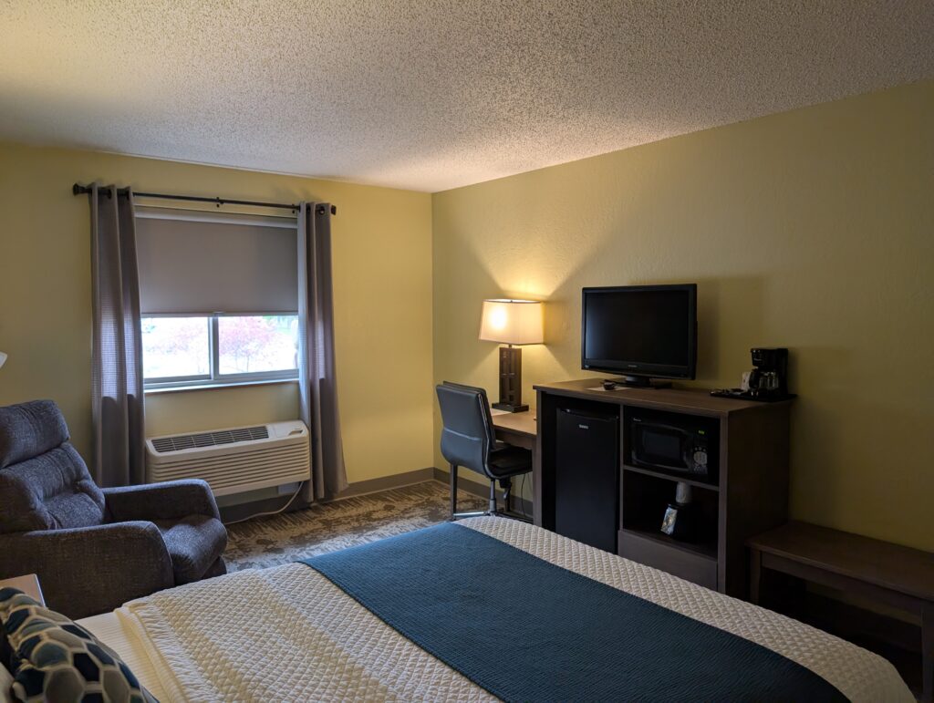 Queen room at the IM Hotel